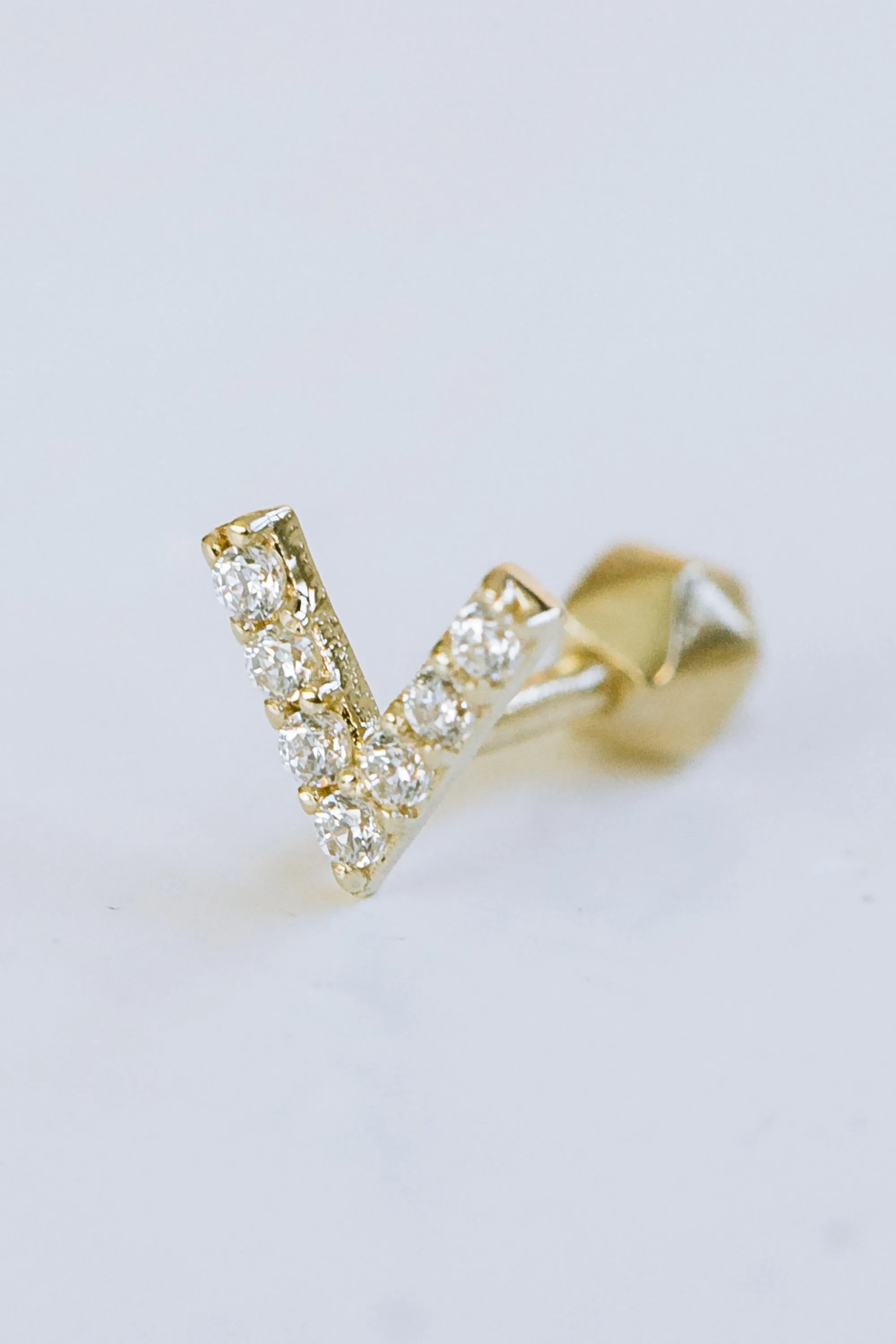 14K GOLD JEWELRY MINIMALIST DELICATE CZ V SHAPED CHEVRON BARBELL EAR STUD EARRING PIERCING