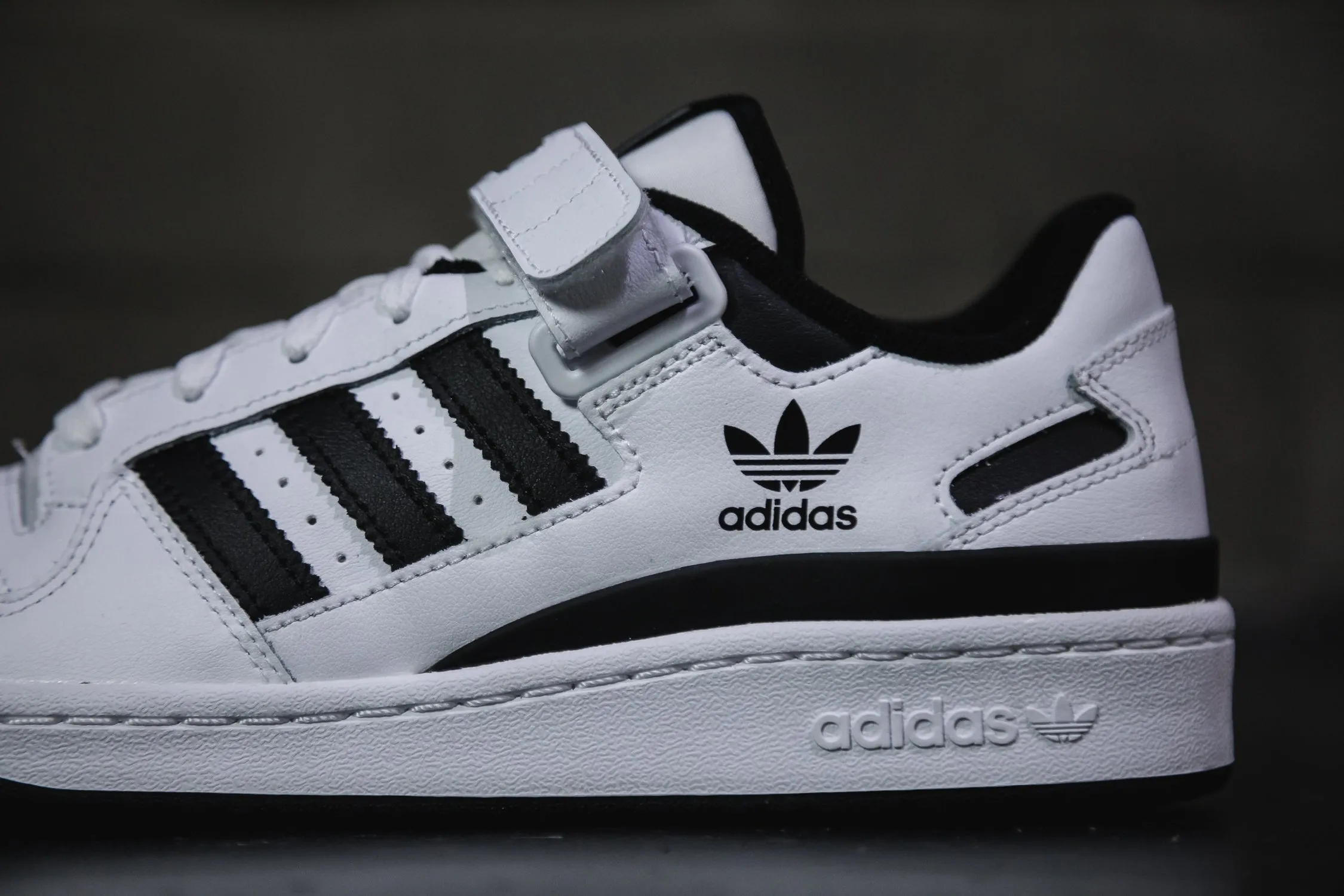 adidas Forum Low