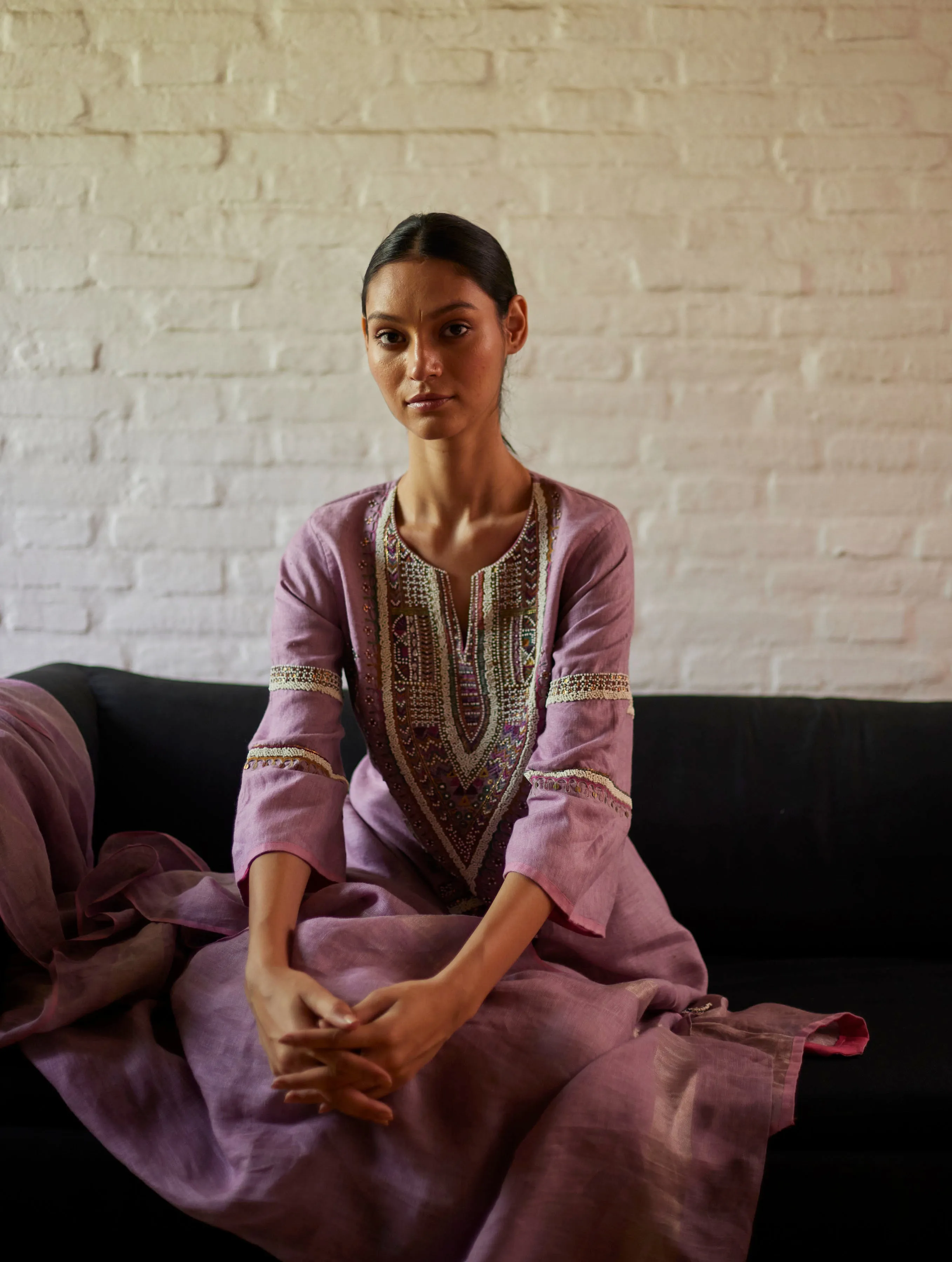 Afra Hand-Embroidered Kurta - Lavender