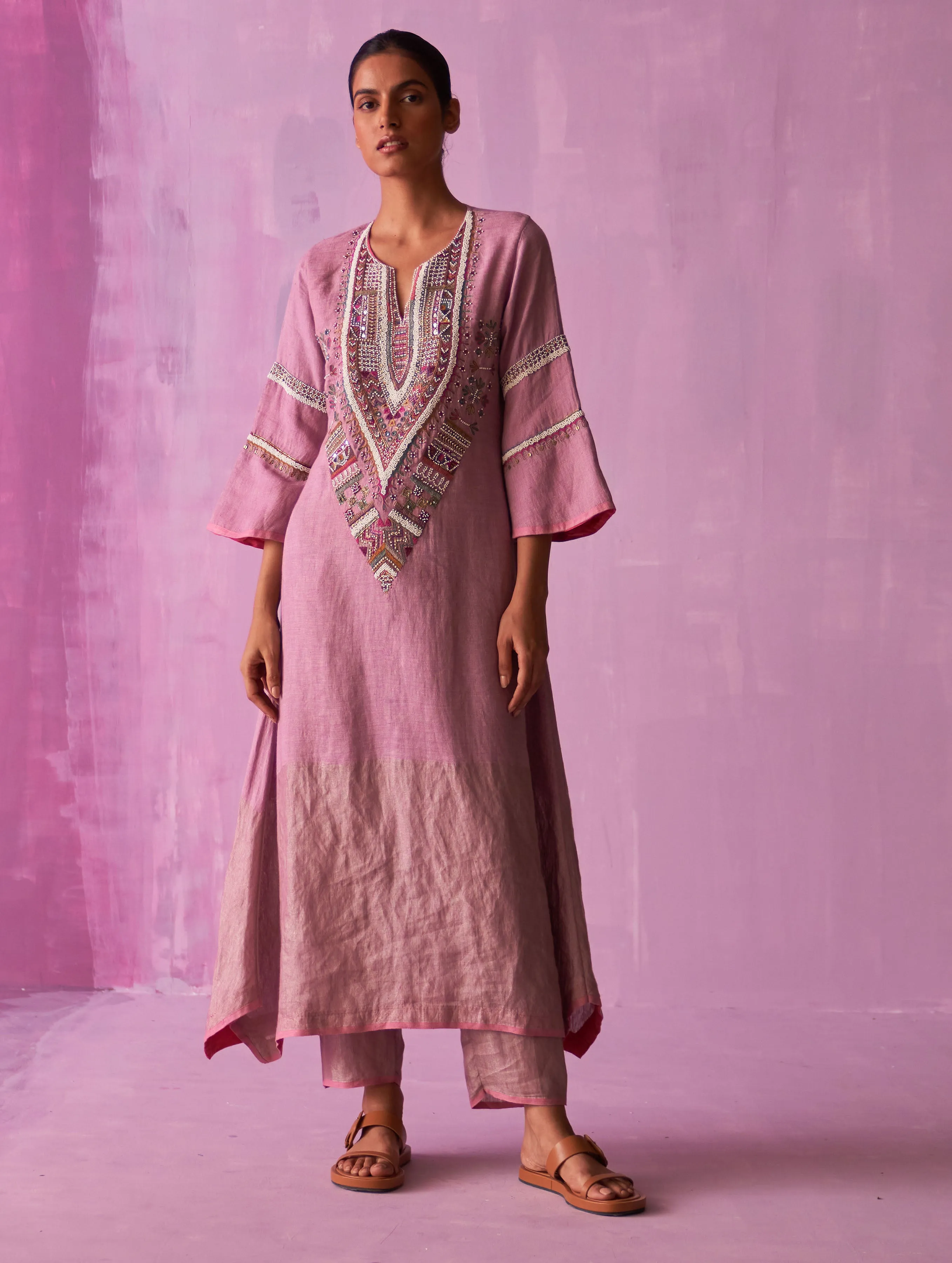 Afra Hand-Embroidered Kurta - Lavender