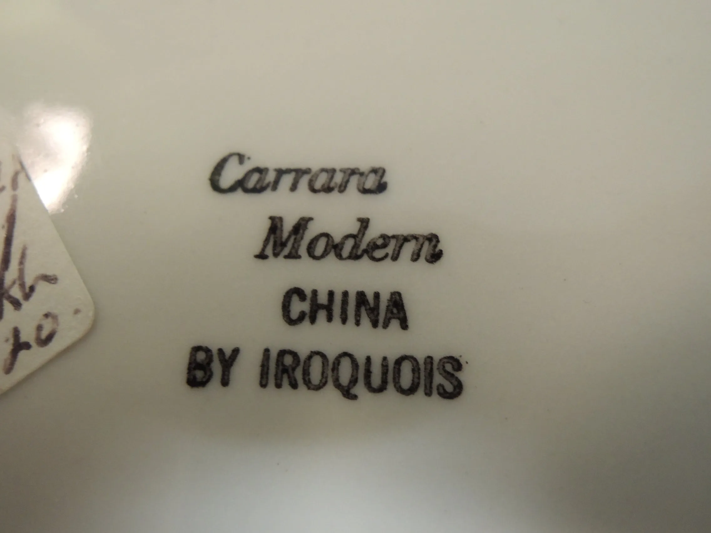 Carrara Modern Au Gratin Dish by Iroquois - Very Good Condition