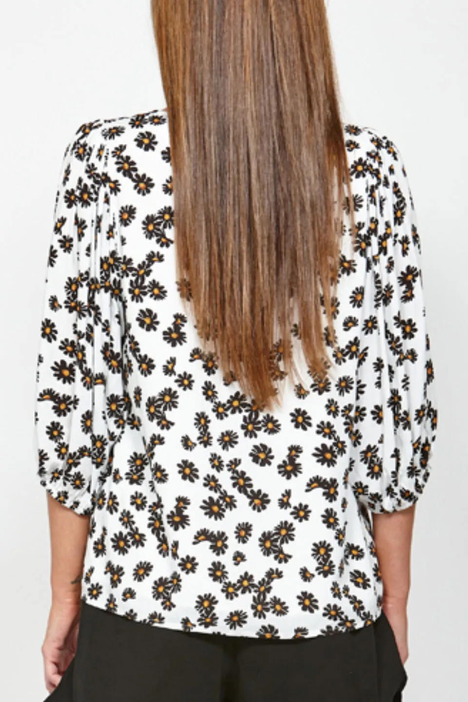 Close Out Vanilla Floral Mid Sleeve Top