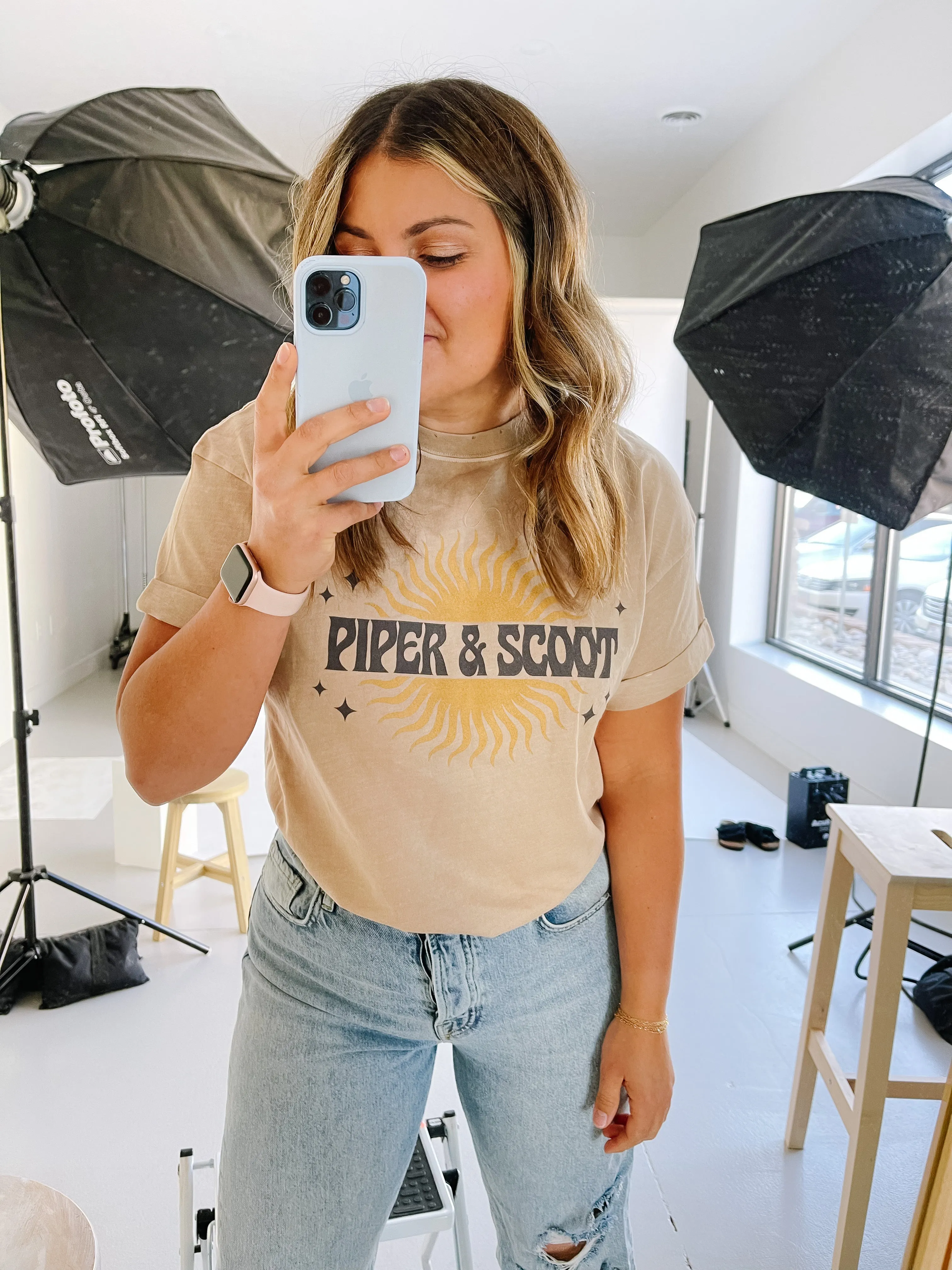 Piper & Scoot: Sun Graphic Tee in Sand