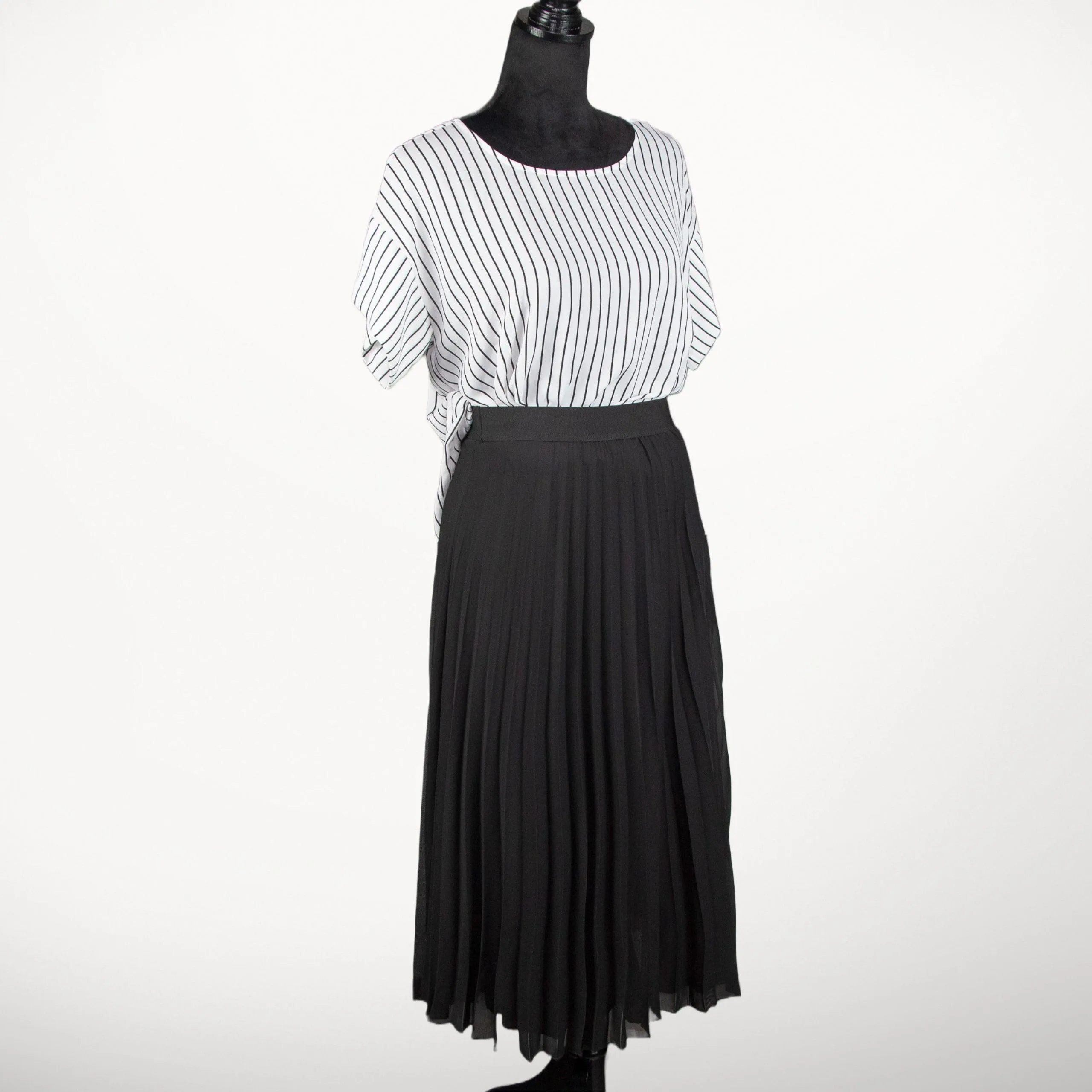 SHINESTAR BLACK PLEATED SKIRT