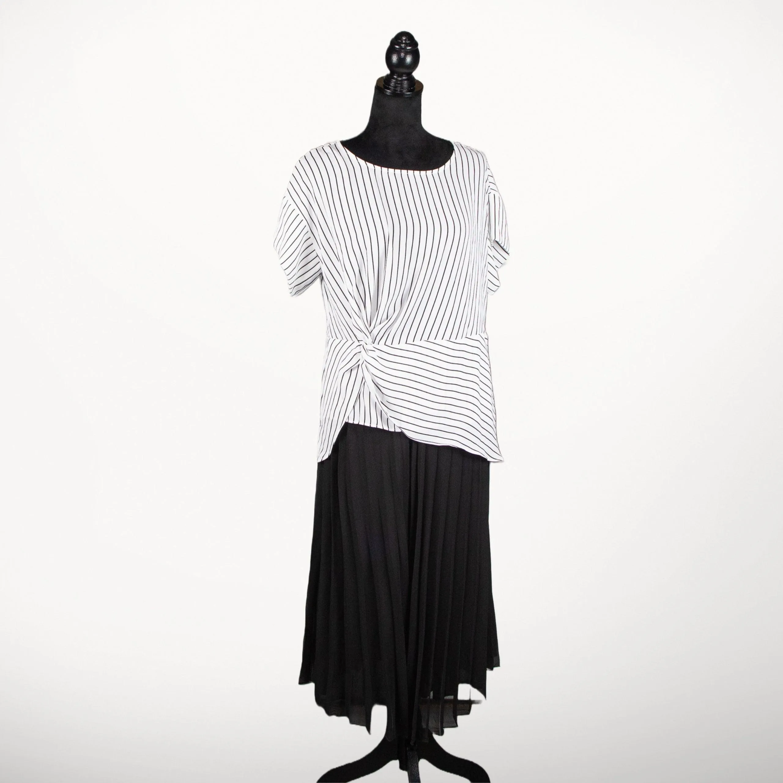 SHINESTAR BLACK PLEATED SKIRT